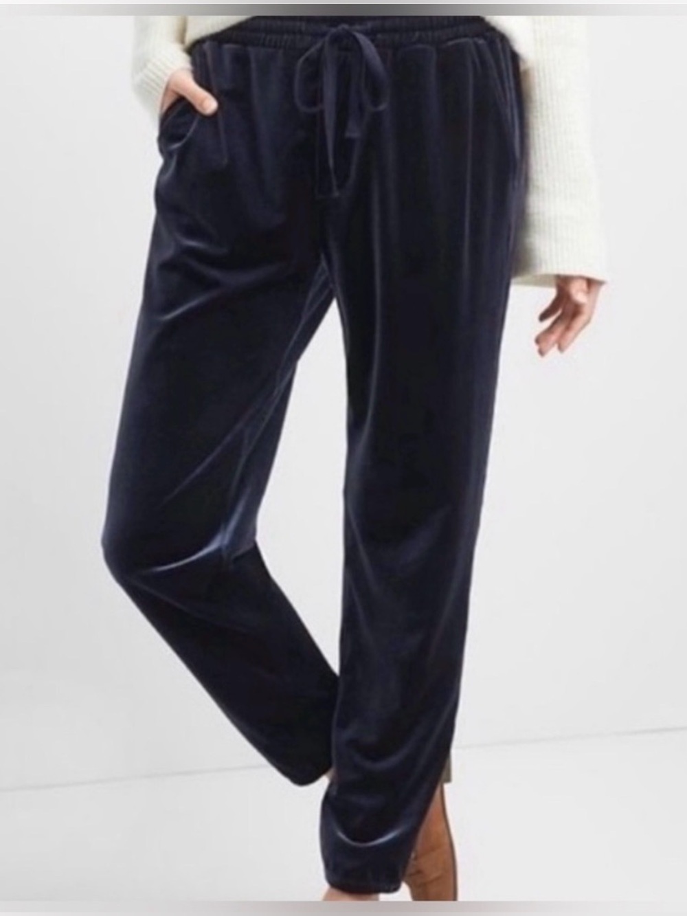 GAP Velvet Joggers in Color Navy Uniform Size Extra Small Petite EUC